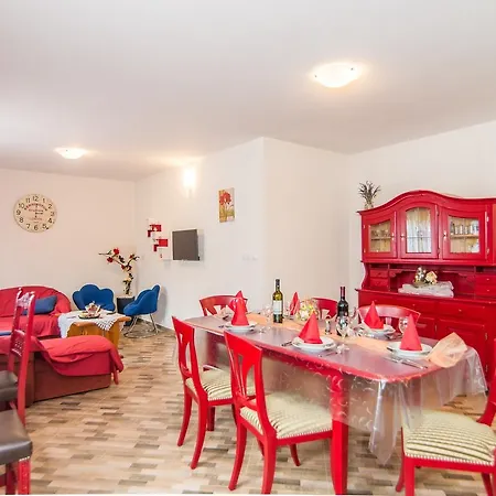Mihael Villa Žminj