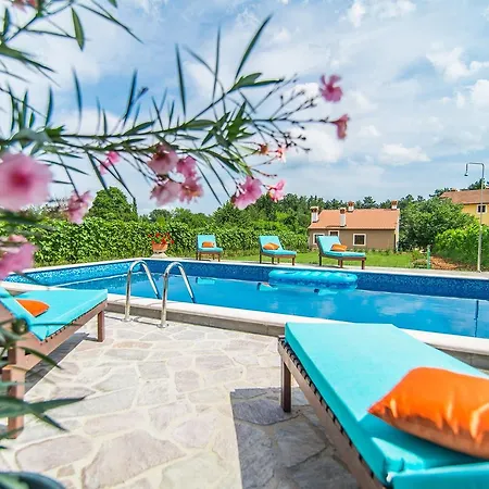 Villa Mihael *